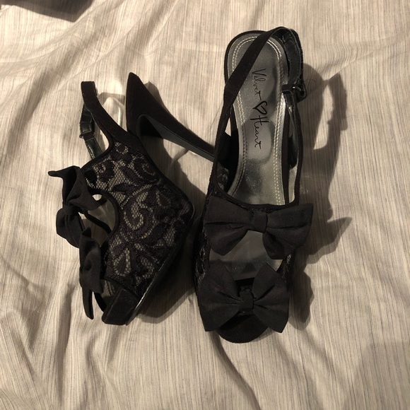 Velvet Heart Shoes - Velvet heart black lace heels with duo front bows